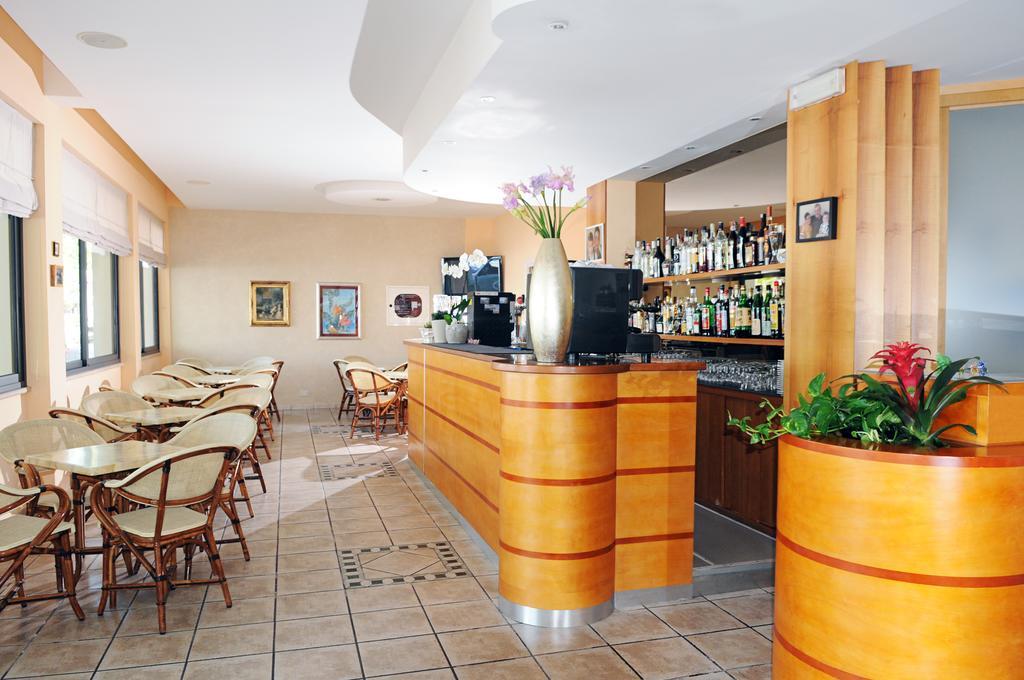 Hotel Prater Cesenatico Exterior foto